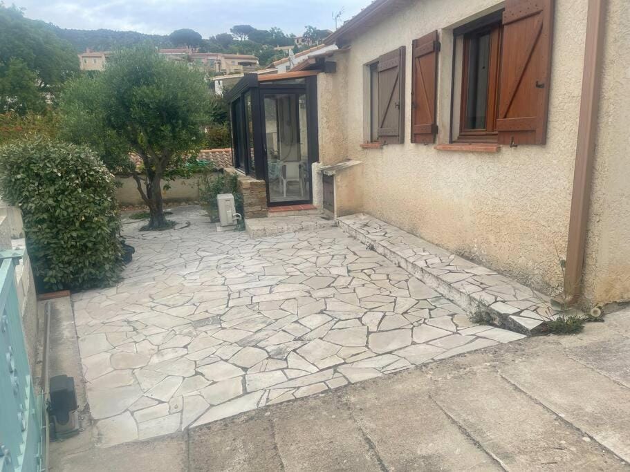maison rez de jardin 2 à 4 personnes House in Le Lavandou