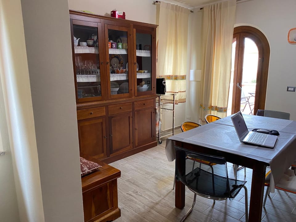 Dining area, dishwasher, minibar, pet friendly, stove, toaster