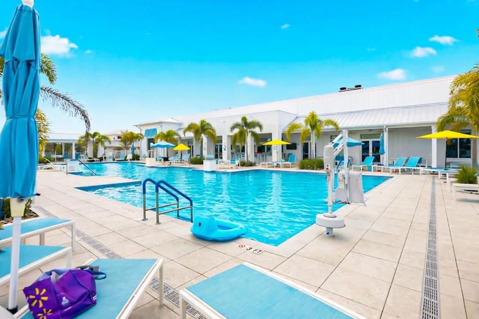 Blazing Sunshine House in Bonita Springs