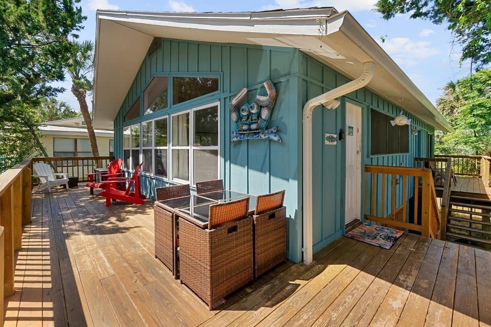 Sandpiper Cottage- Walk to Beach and Pier Apartment in Vilano Beach