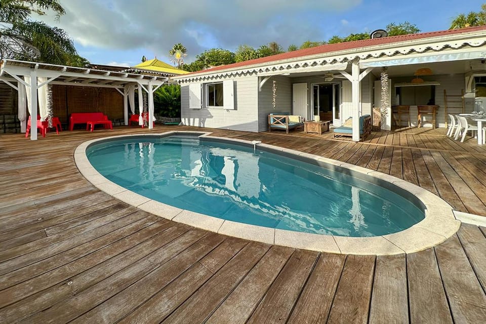Swimming pool, Swimming pool