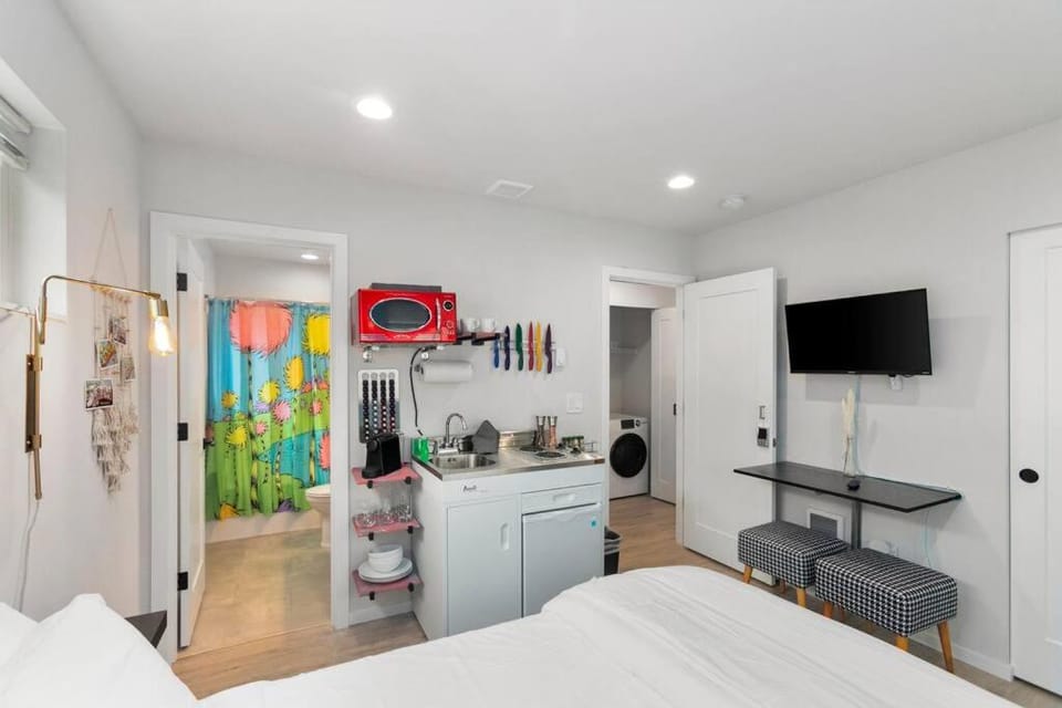 Mae's sweet suite - Micro Studio - 91Walkscore Apartment in Ballard