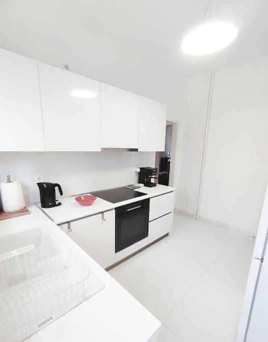 Kitchen or kitchenette, pet friendly, stove