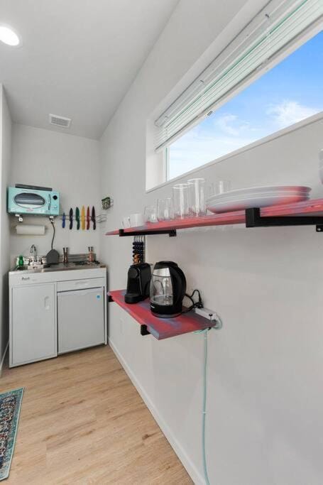 Pingu's sweet suite - Micro Studio - 91Walkscore Apartment in Ballard