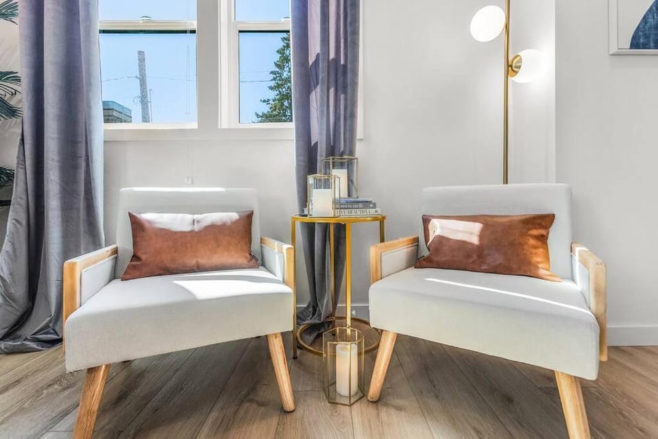 Ringo's Sweet Suite - 84 Walkscore Apartment in Seattle
