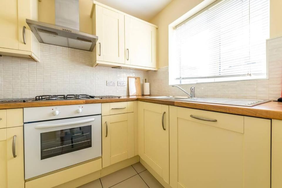 Luxury 3 Bed house, 8 people, with street parking! House in Bristol