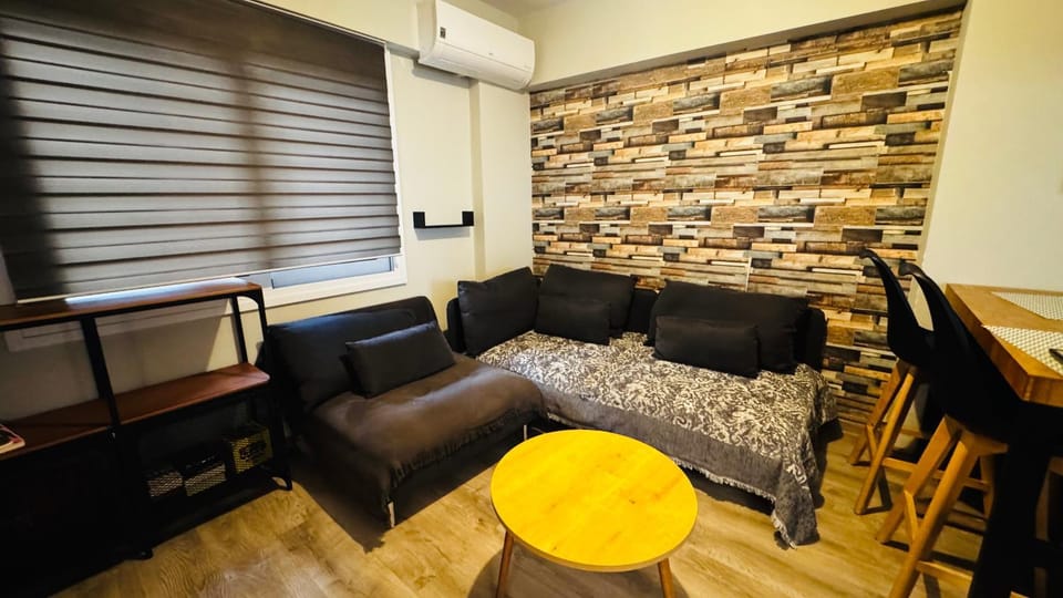 Living room, Seating area, air conditioner
