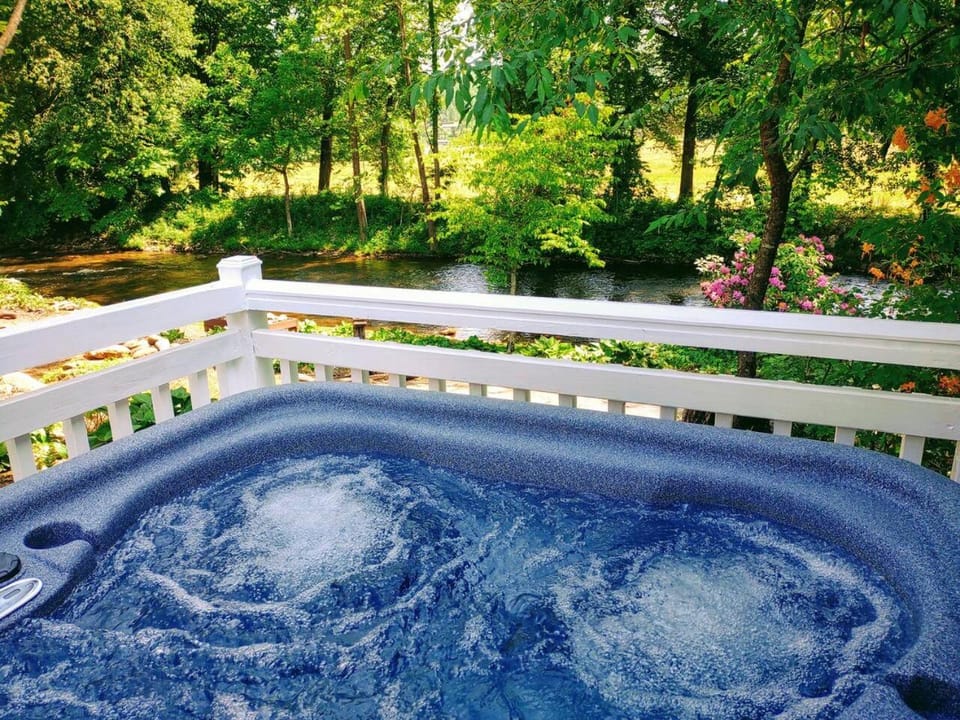 Hot Tub, River view