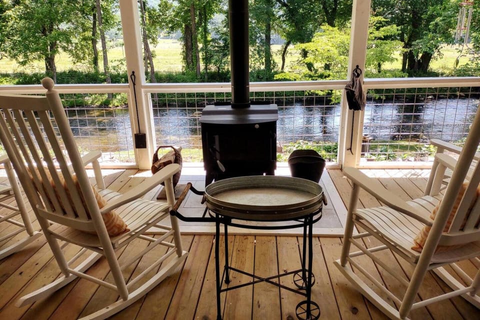 Garden, Balcony/Terrace, Seating area, Dining area, Garden view, River view, flat iron