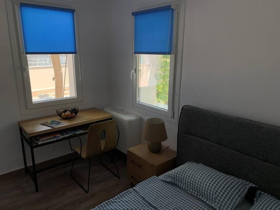 Bed, Bedroom, hair dresser, air conditioner