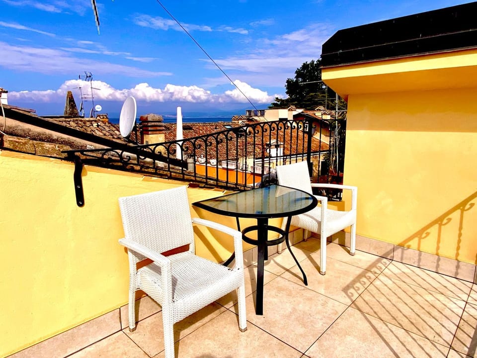 Balcony/Terrace, Dining area