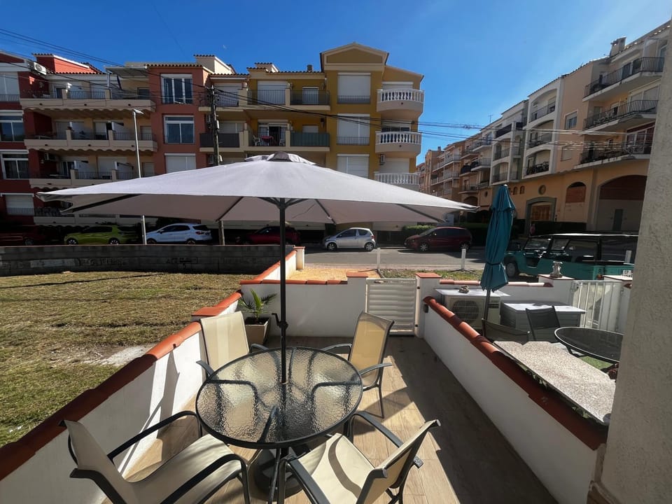 appartement situé a 100 m de la plage Apartment in Alt Empordà