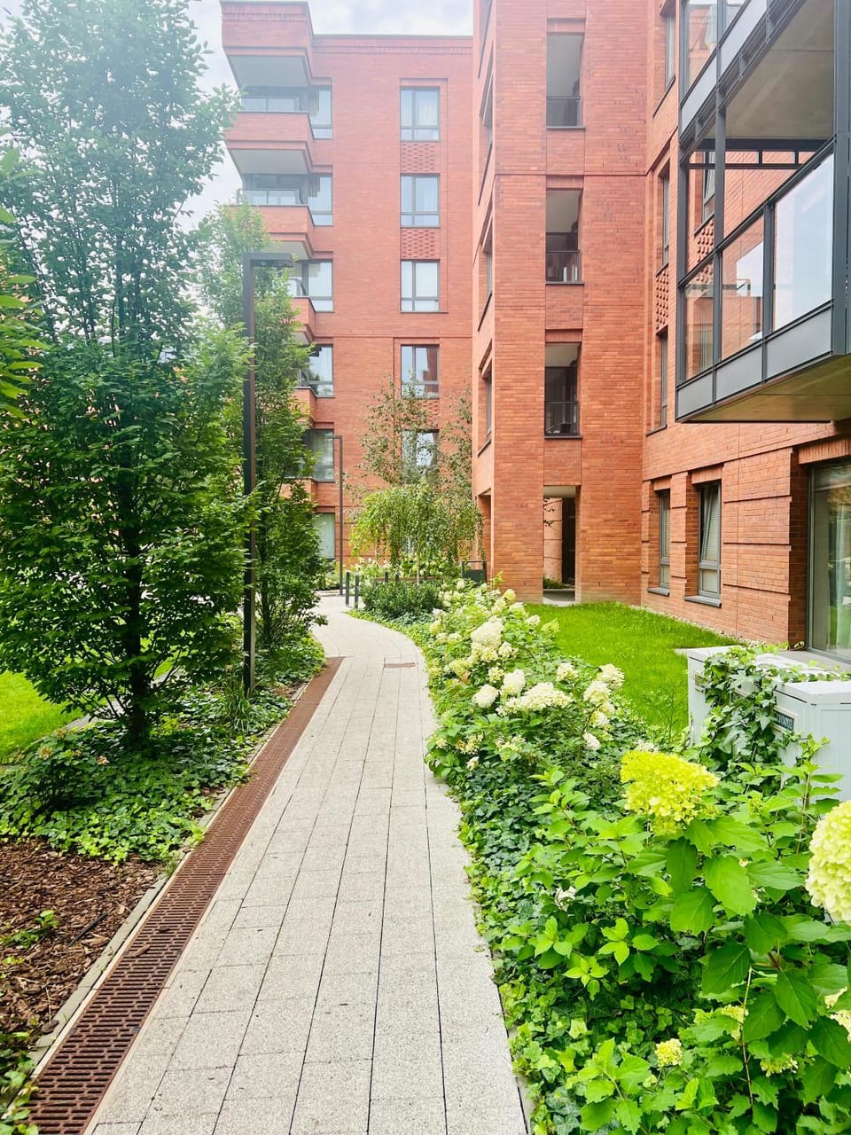 Property building, Spring, Day, Natural landscape, Garden, Garden view