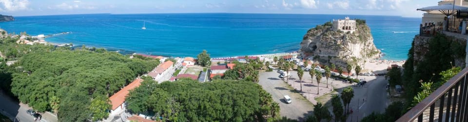 Accommodetion "Mare Grande" Bed and Breakfast in Tropea
