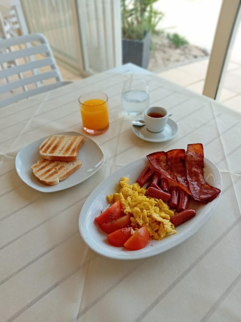 Food and drinks, Breakfast, Continental breakfast