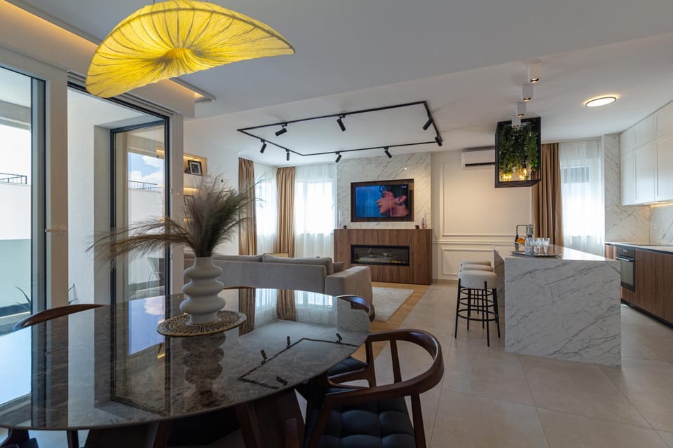 TV and multimedia, Living room, Dining area