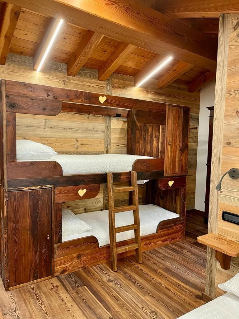 La Louye su La Goumba Bed and Breakfast in Aosta Valley, Italy