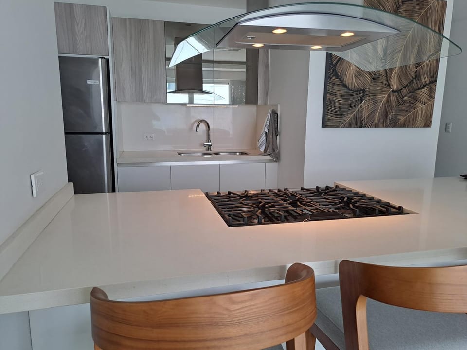Kitchen or kitchenette, Dining area, stove