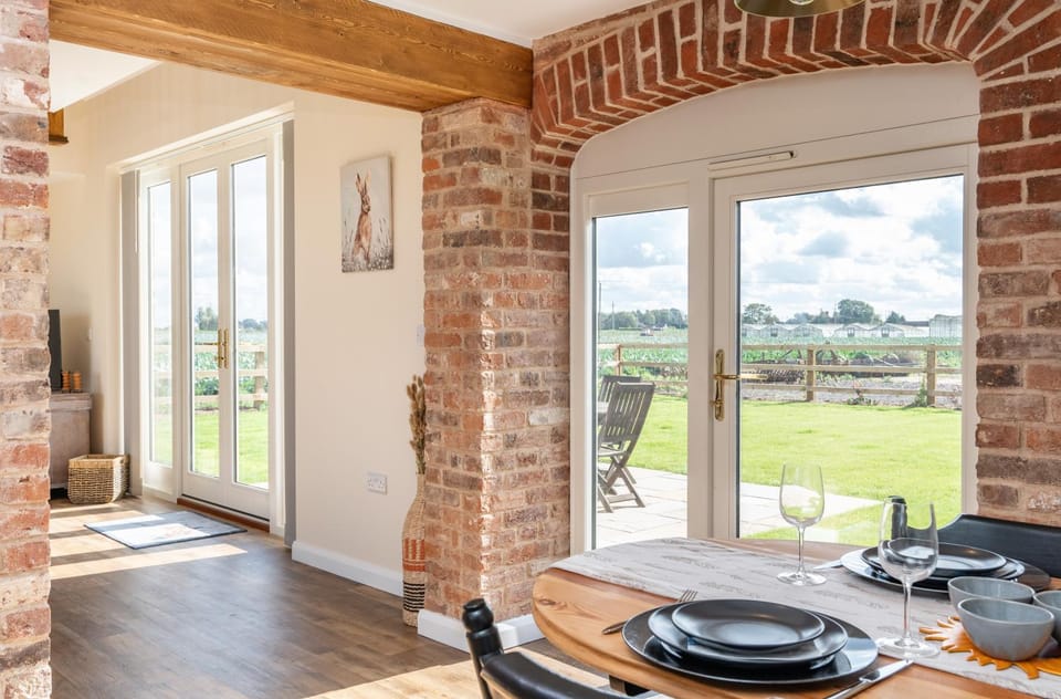 Dining area, Garden view
