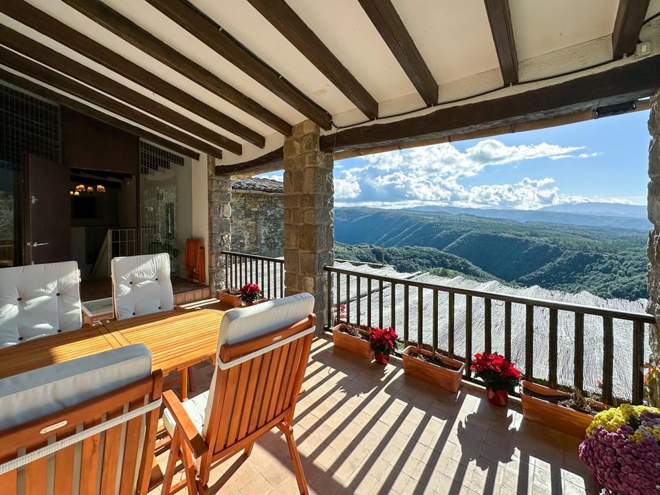 Balcony/Terrace, Balcony/Terrace, Mountain view, Mountain view