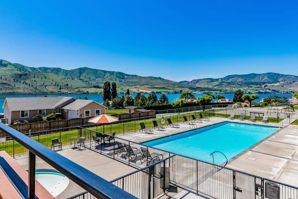 Blue Vista Apartment in Chelan (In Town)