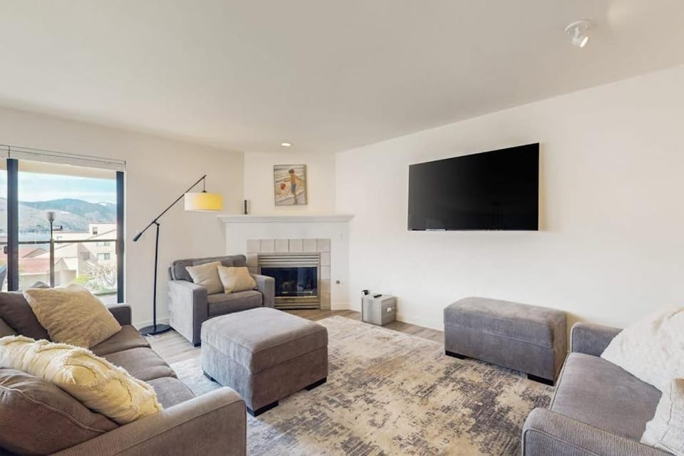 Blue Vista Apartment in Chelan (In Town)