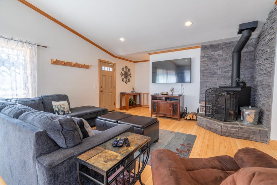 Rr-johnson Suite 2 House in June Lake