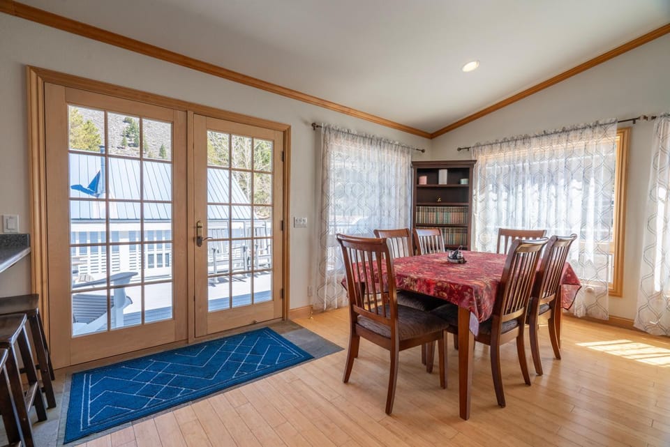 Rr-johnson Suite 2 House in June Lake