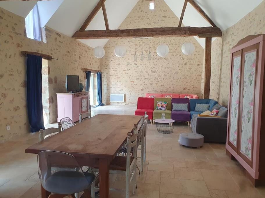 Gîtes avec piscine chauffée House in Centre-Val de Loire
