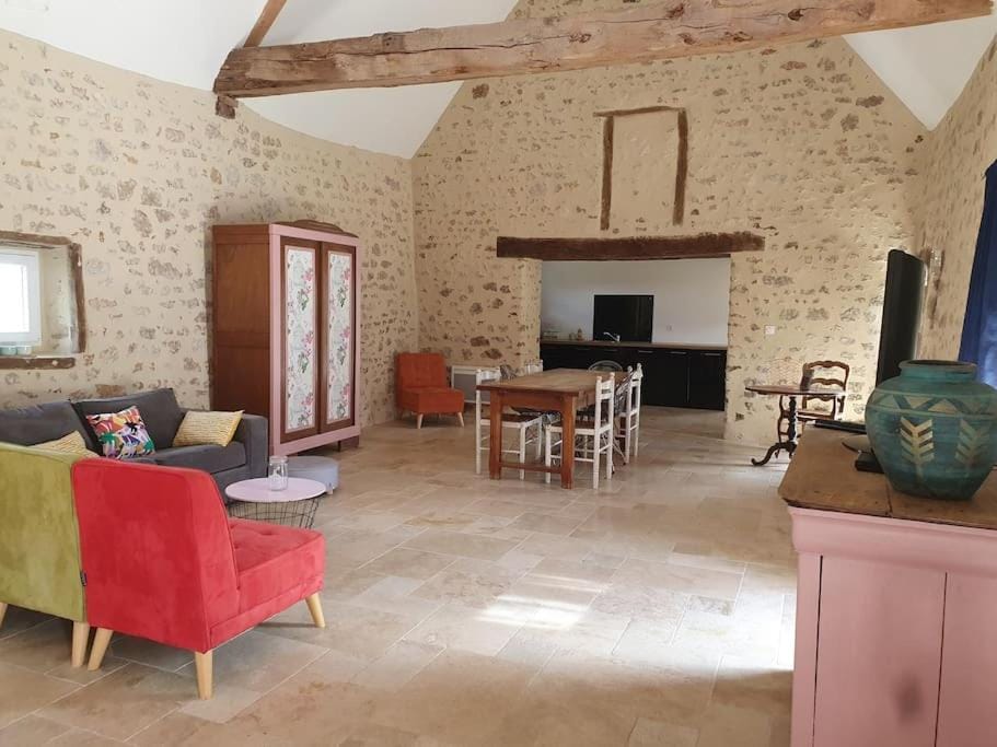Gîtes avec piscine chauffée House in Centre-Val de Loire