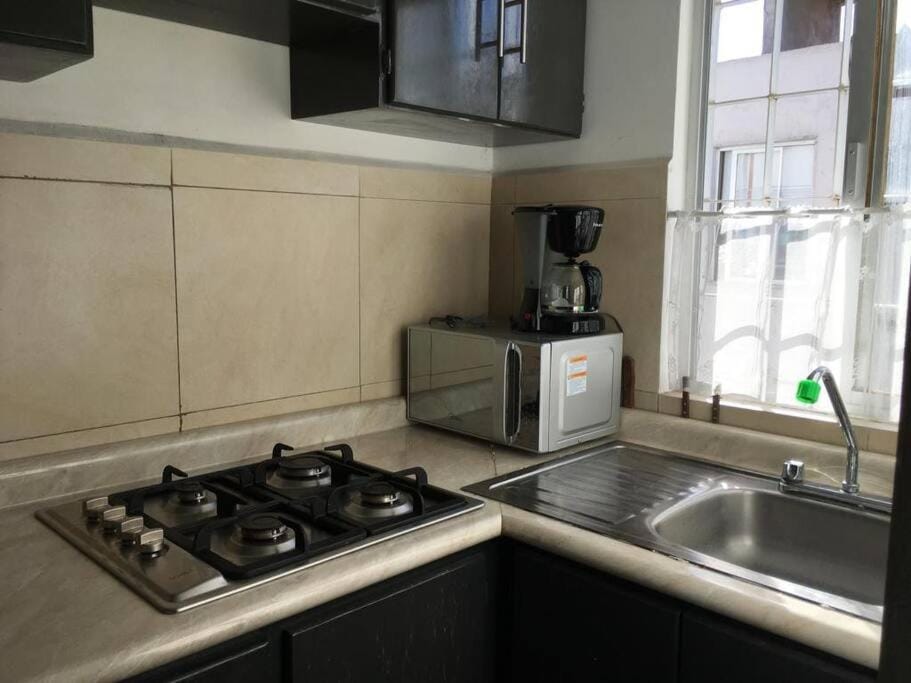 Coffee/tea facilities, dishwasher, stove, toaster