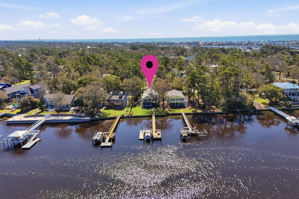 Yacht View House in Oak Island