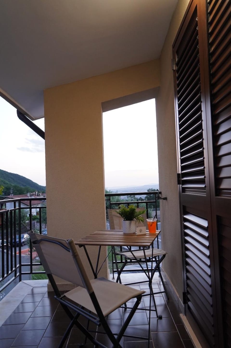 Patio, Balcony/Terrace, Balcony/Terrace, Mountain view