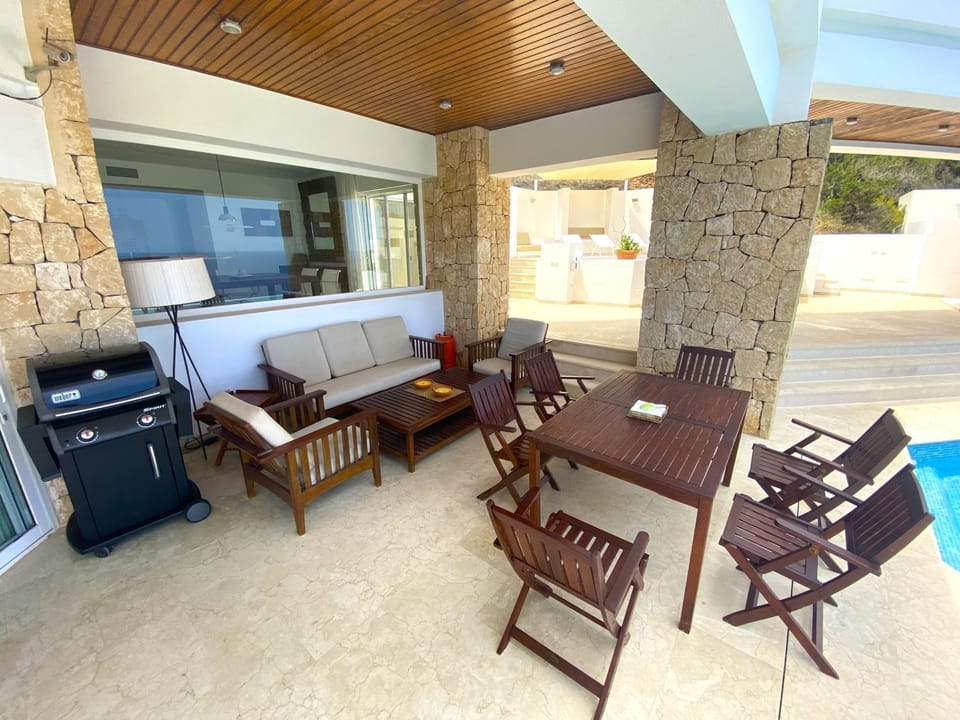Day, BBQ facilities, Balcony/Terrace, Living room, Seating area, Dining area, sunbed