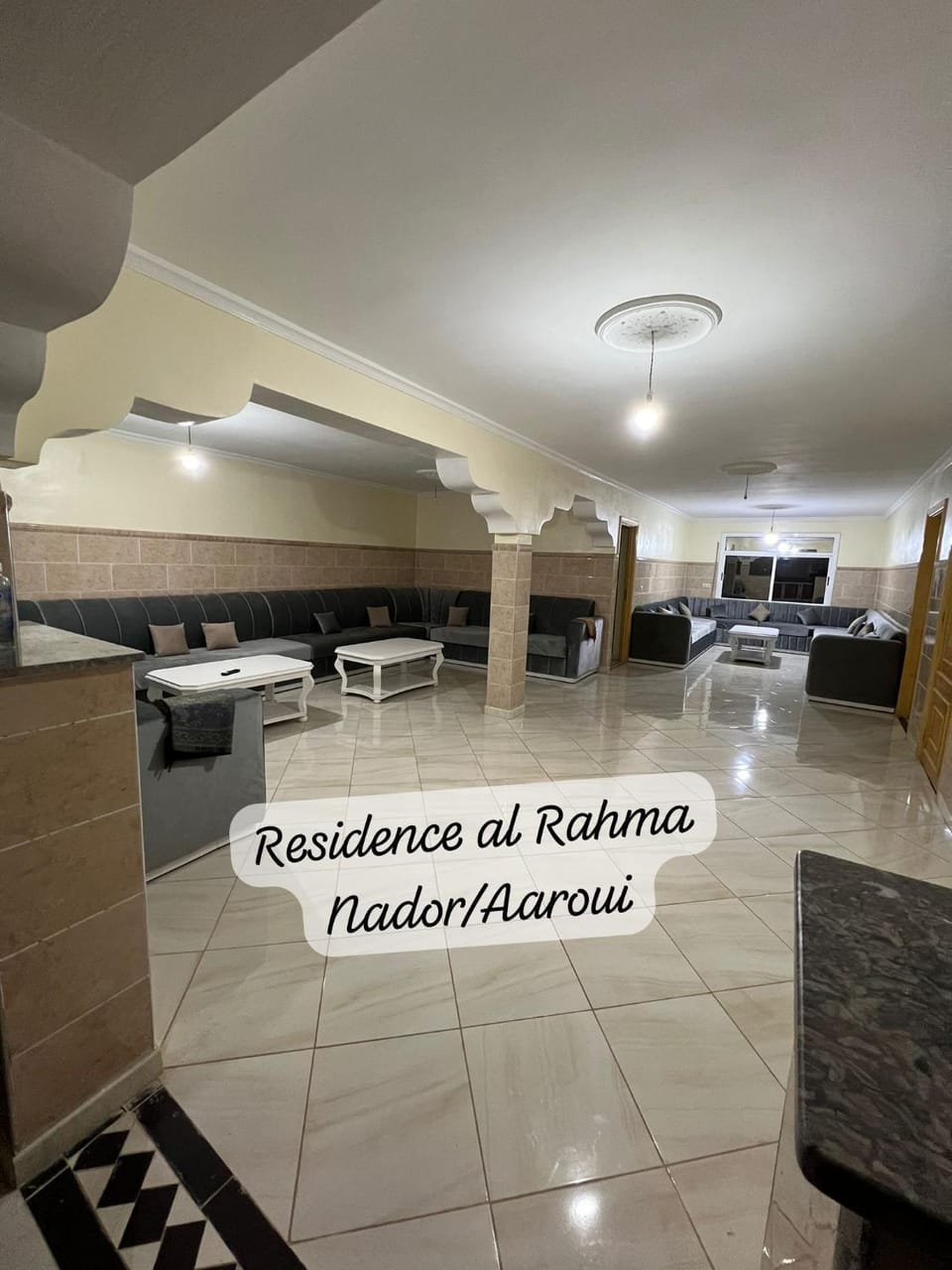 Photo of the whole room, Seating area, Dining area, Guests, Guests, group of guests, group of guests, acessibility