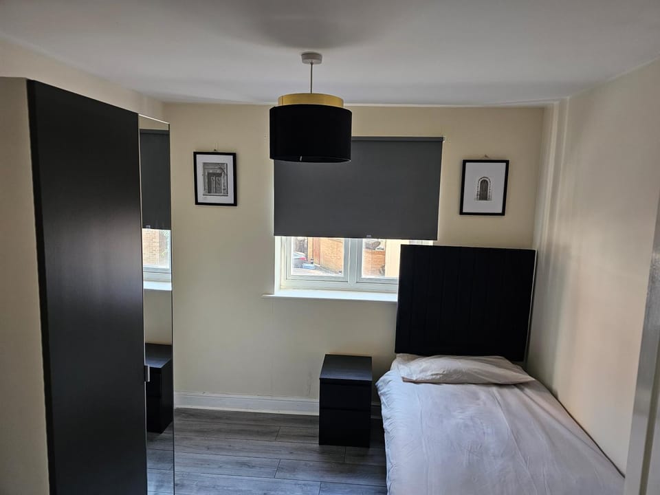 Sleek 4 bed Apartment with 2 bathrooms Apartment in Dartford