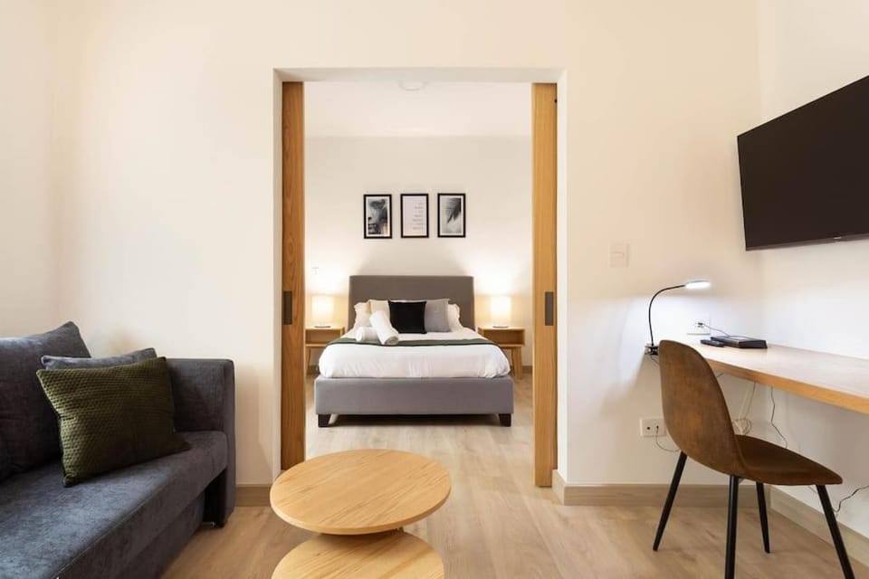 Photo of the whole room, Bedroom