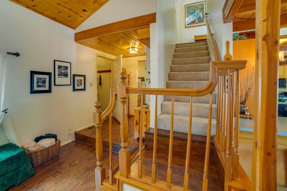 Peaceful Pines Running Springs Home with 3 Decks House in Running Springs