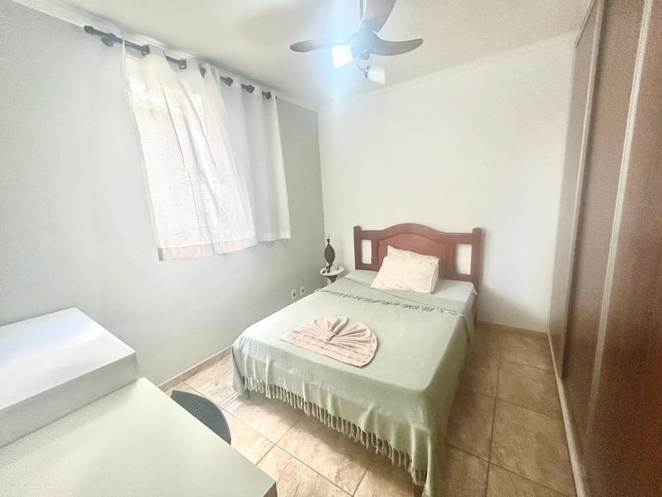 Bed, Photo of the whole room, towels