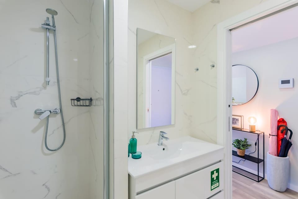 Shower, Bathroom