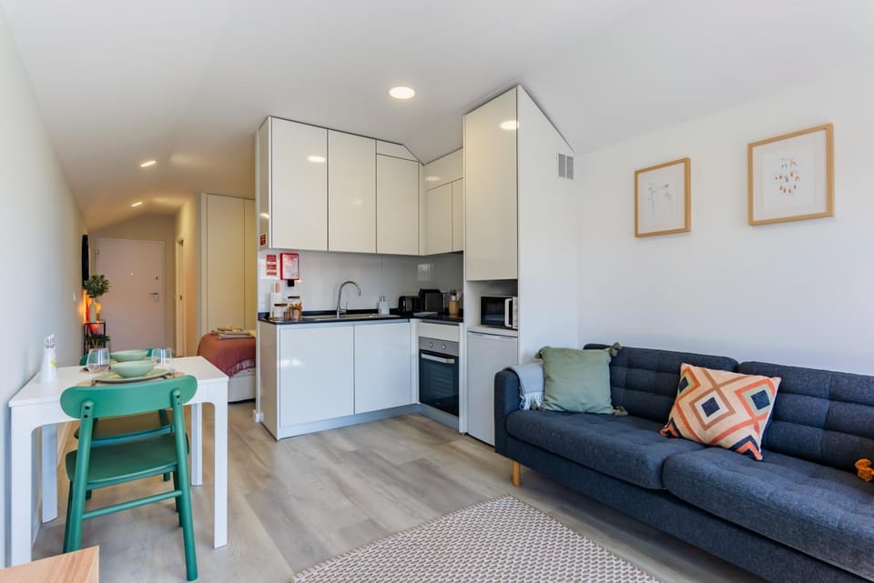 Coffee/tea facilities, Kitchen or kitchenette, Living room, Seating area, Dining area, dishwasher, minibar, oven, pet friendly, stove, toaster