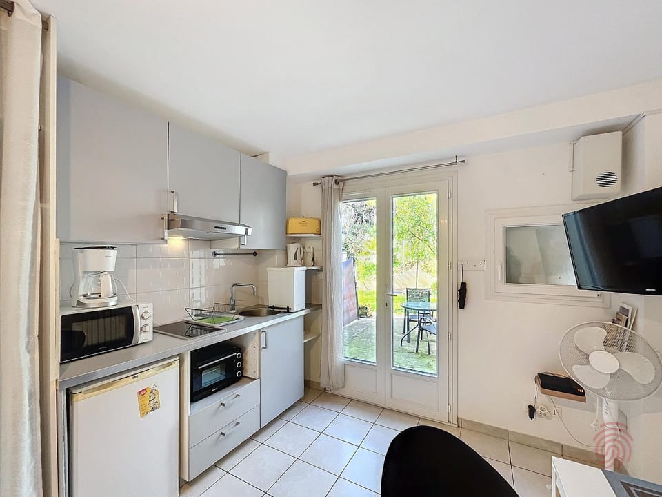 Studio cosy avec terrasse, proche thermes et centre-ville - Lamalou-les-Bains - FR-1-451-189 Apartment in Occitanie