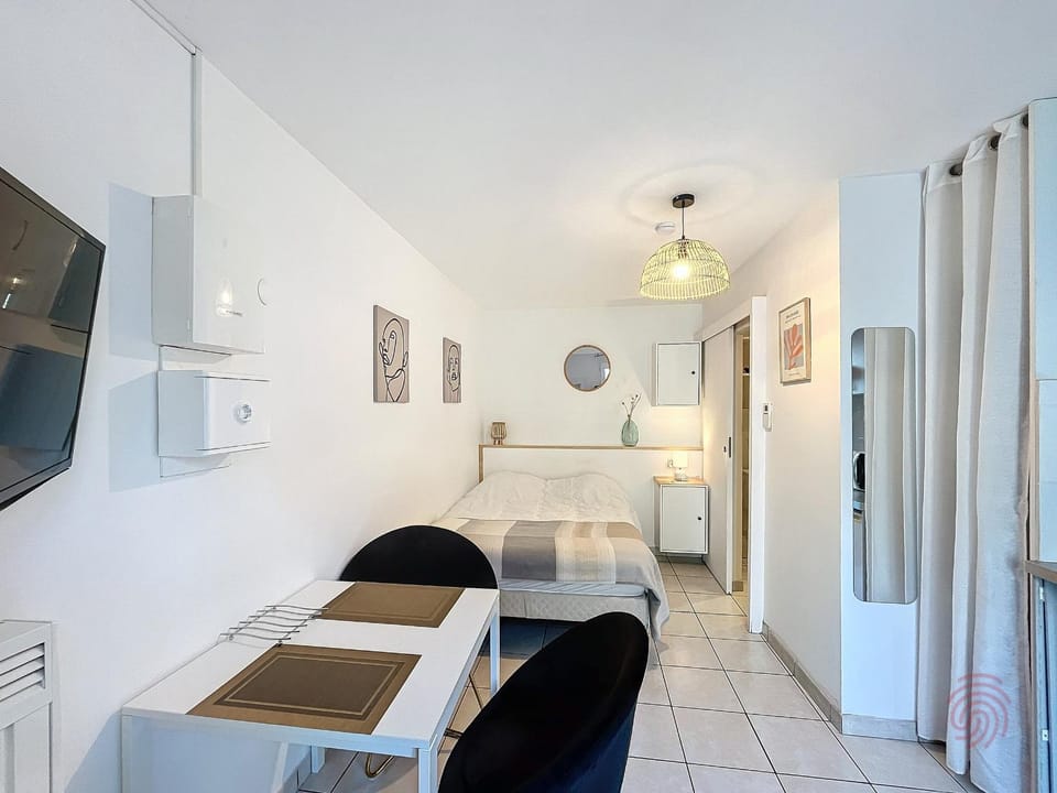 Studio cosy avec terrasse, proche thermes et centre-ville - Lamalou-les-Bains - FR-1-451-189 Apartment in Occitanie