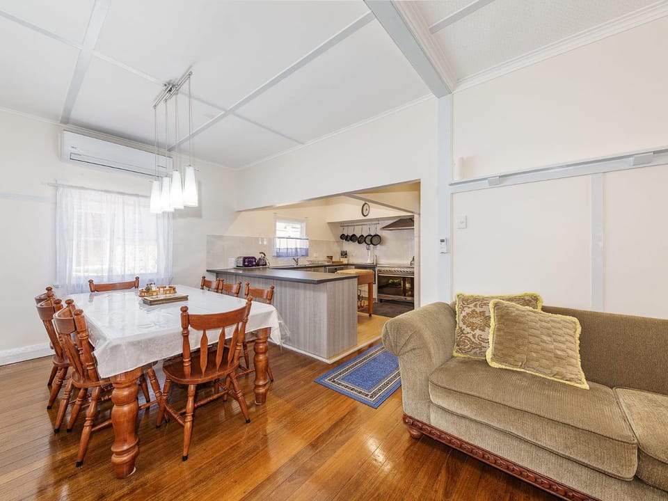 Living room, Dining area, kitchen