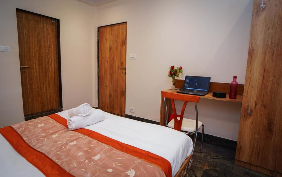Bed, Photo of the whole room, Bedroom, wardrobe
