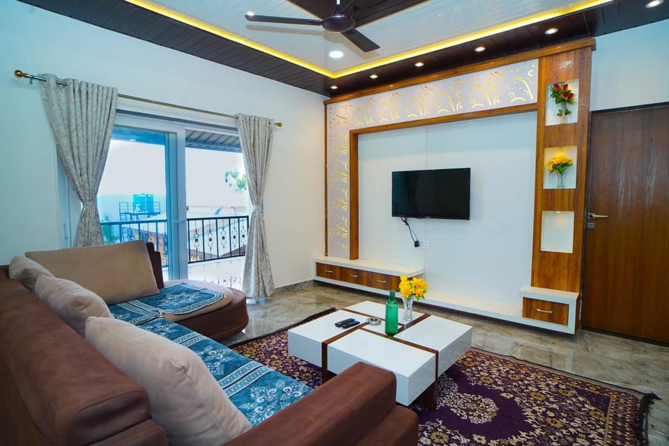TV and multimedia, Living room, Seating area, fireplace