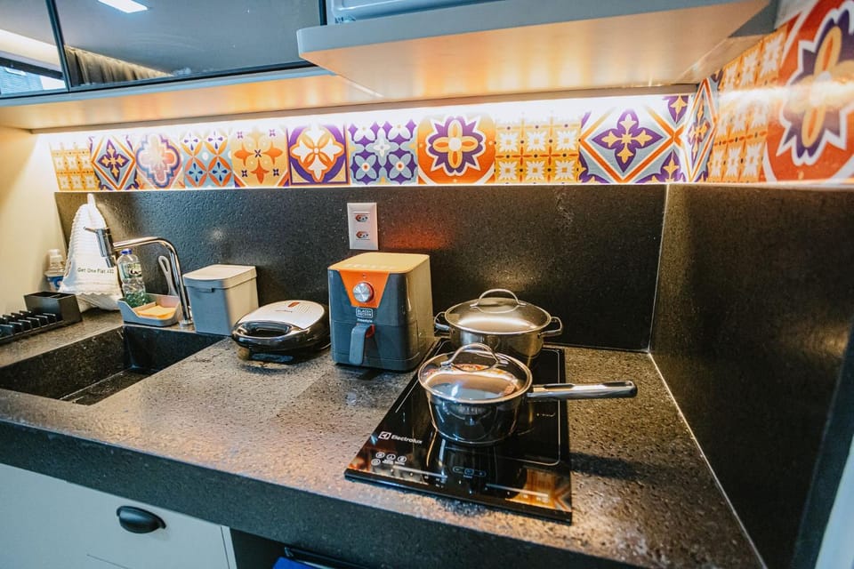 Kitchen or kitchenette, Meals