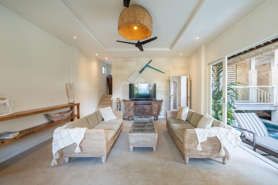 Communal lounge/ TV room, TV and multimedia, Living room, Seating area, Evening entertainment