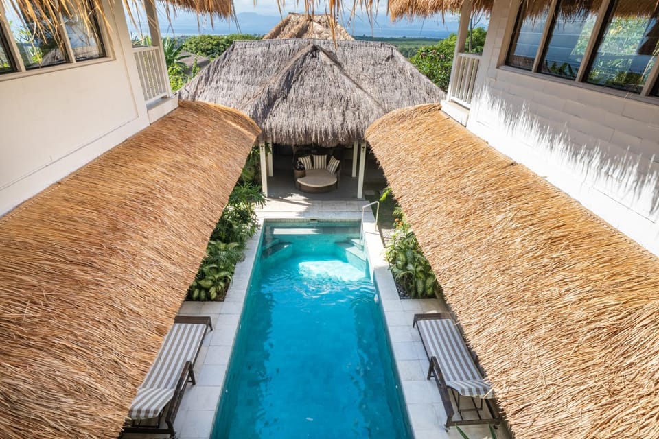 Pool view, Swimming pool, sunbed