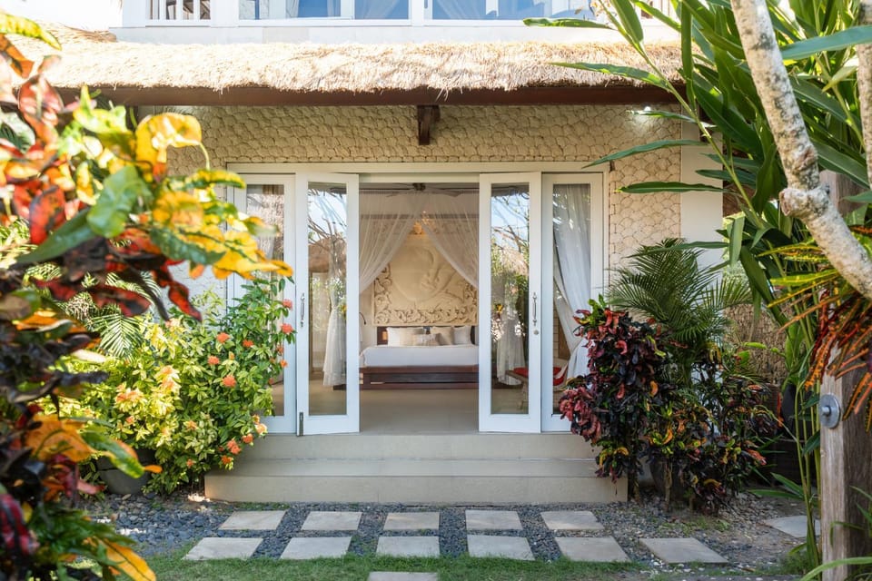 Property building, Facade/entrance, Spring, Day, Garden, Garden view